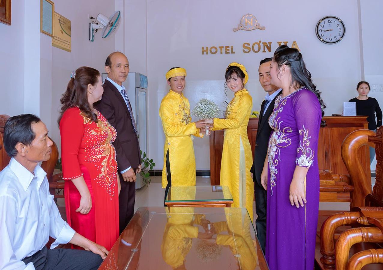 Khach San Son Ha Hotel Kon Tum Bagian luar foto