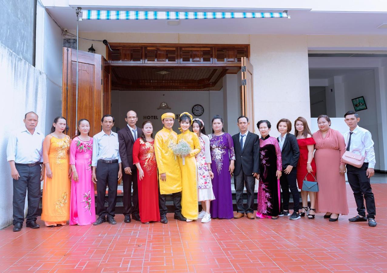Khach San Son Ha Hotel Kon Tum Bagian luar foto