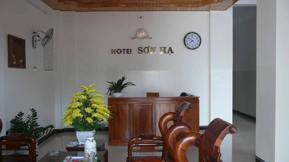 Khach San Son Ha Hotel Kon Tum Bagian luar foto