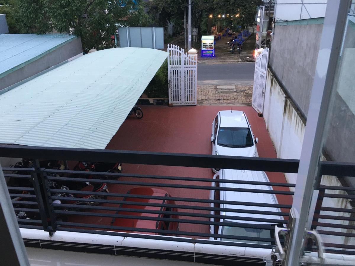Khach San Son Ha Hotel Kon Tum Bagian luar foto