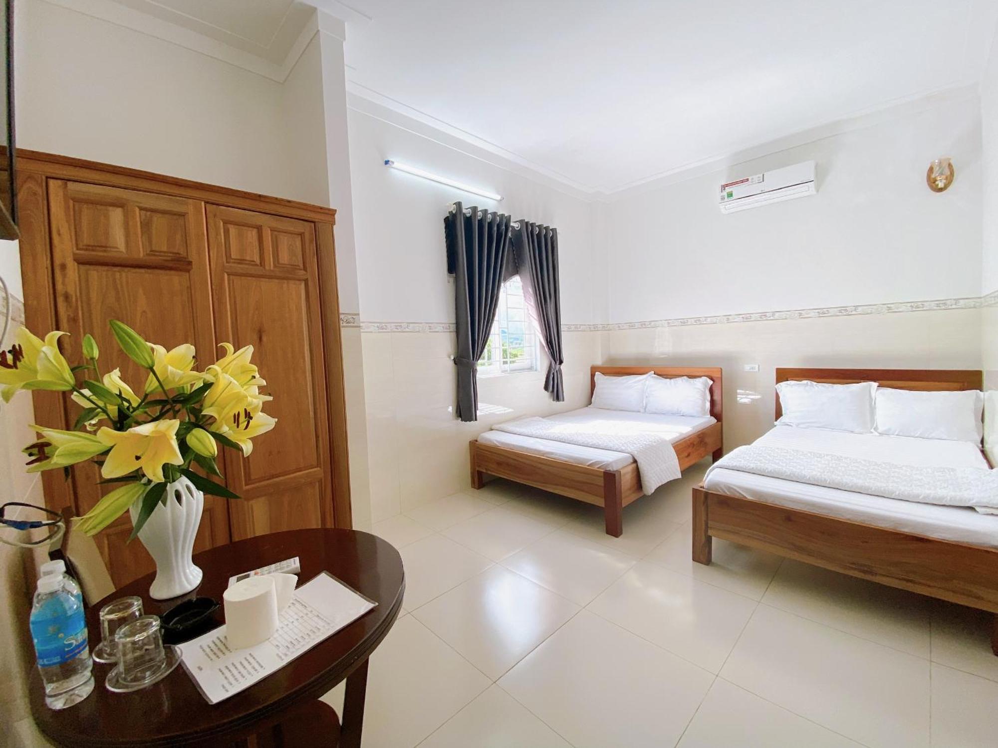 Khach San Son Ha Hotel Kon Tum Bagian luar foto