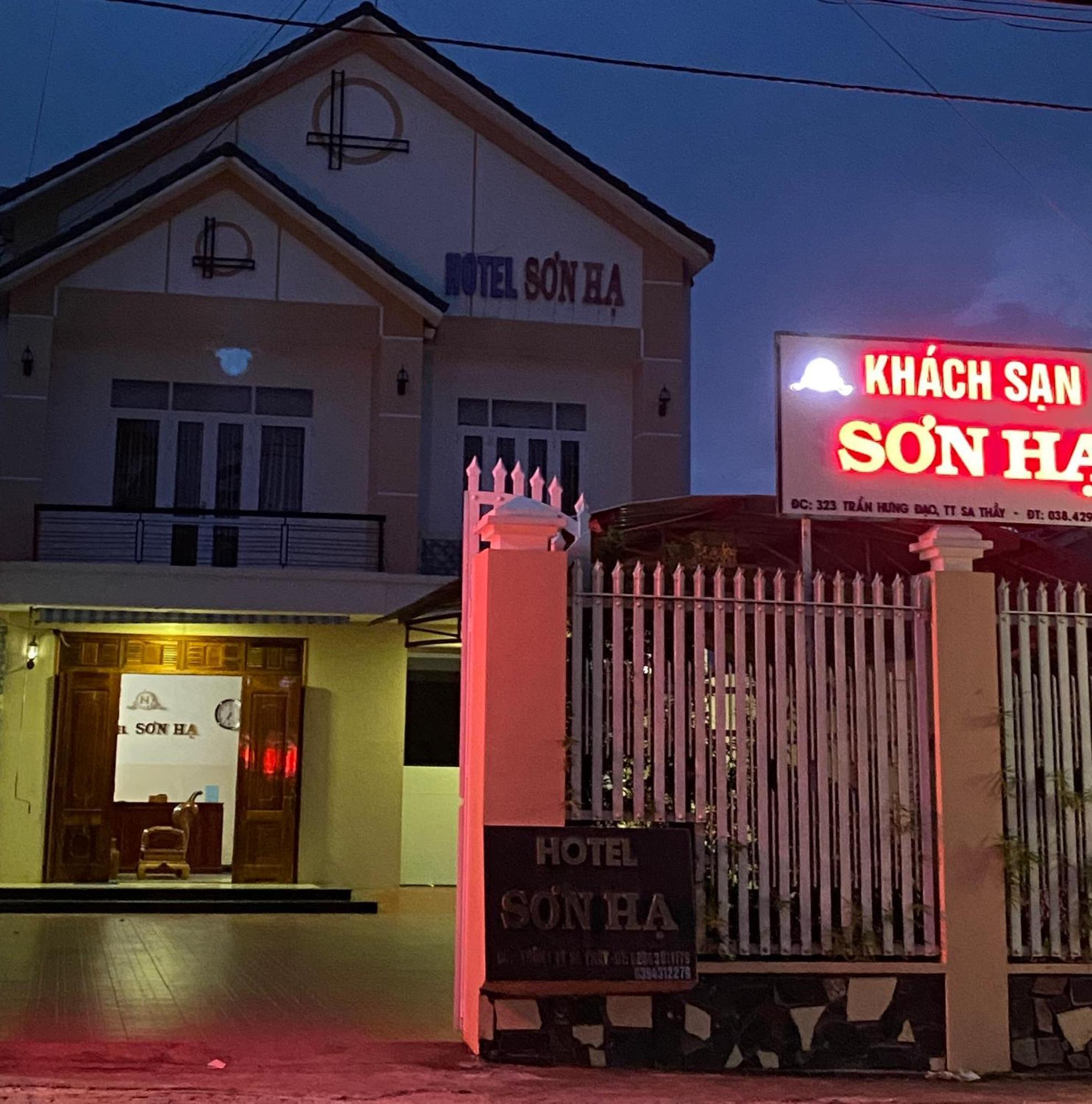 Khach San Son Ha Hotel Kon Tum Bagian luar foto