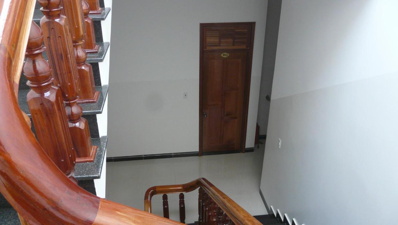 Khach San Son Ha Hotel Kon Tum Bagian luar foto